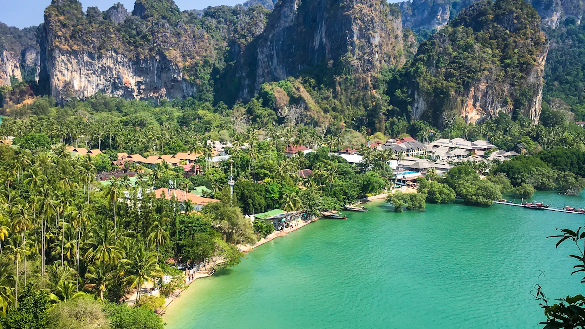 喀比自駕遊景點精選：甲米海灘、虎窟寺與Railay Beach